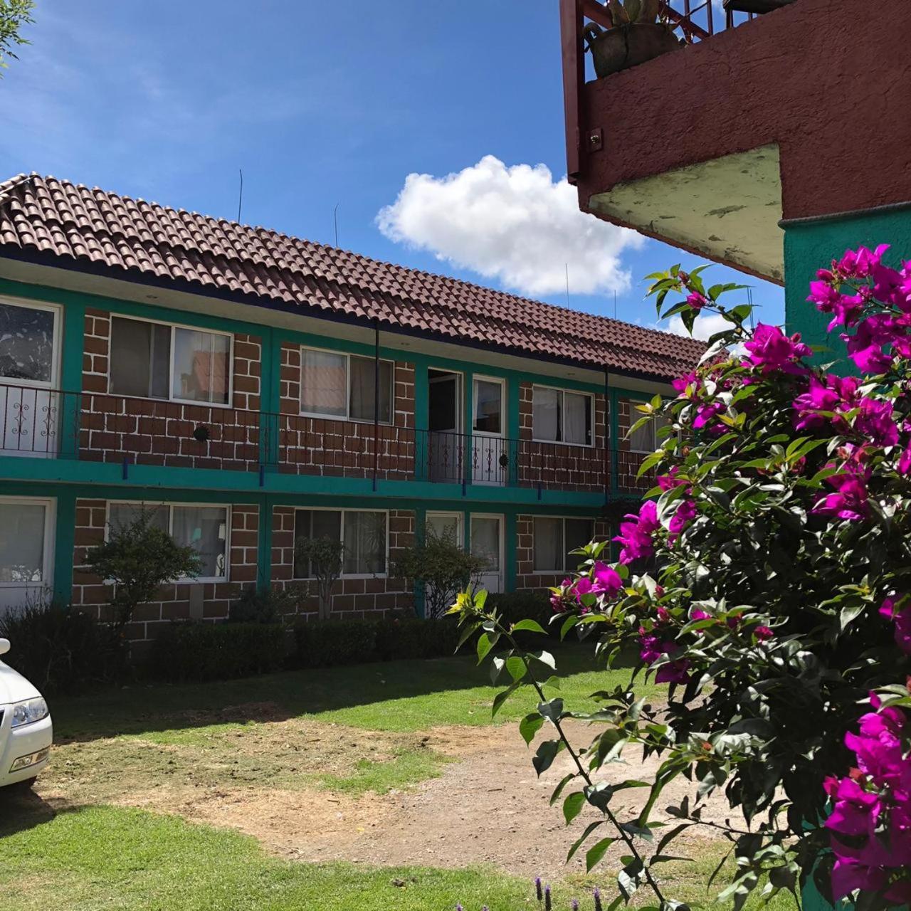 Hotel Las Fumarolas De Don Goyo Cholula Exteriör bild